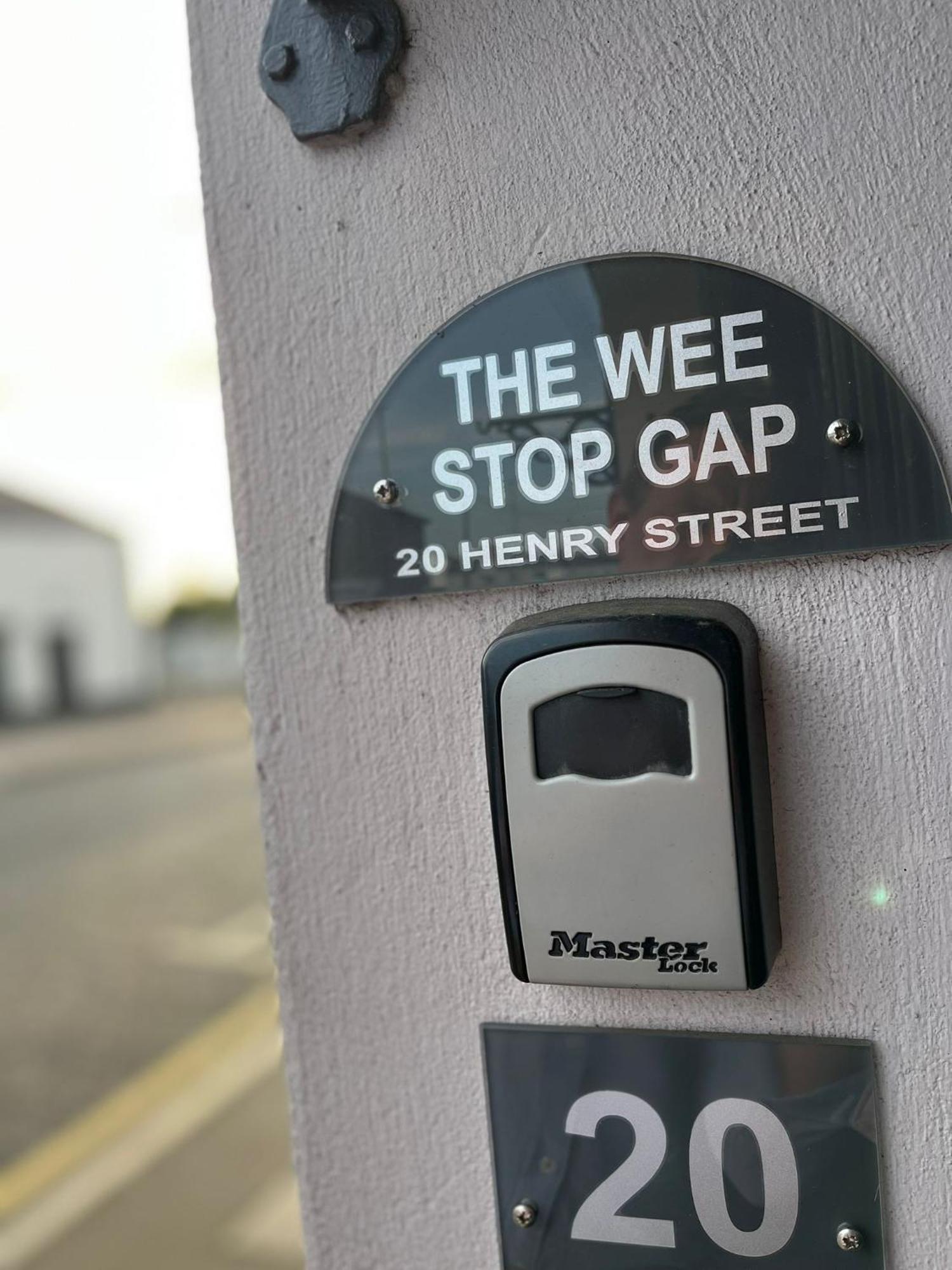 3 Bedroom Apartment, Ballymena, The Wee Stop Gap Exterior foto